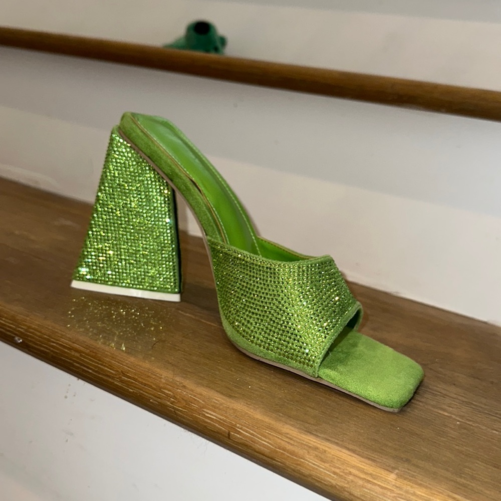 Green Crystal Embellished Rhinestone Heeled Mules sz 8 Sandal Heels Block Heel